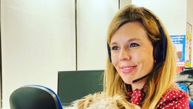 Přítelkyně britského premiéra Johnsona Carrie Symondsová se psem Dilynem