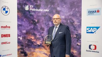 Zemřel Karel Kadlec. Čechům dal Rolls-Royce i Aston Martin. Vybudoval jeden z nejvlivnějších podniků u nás Zemřel Karel Kadlec. Čechům dal Rolls-Royce i Aston Martin. Vybudoval jeden z nejvlivnějších podniků u nás