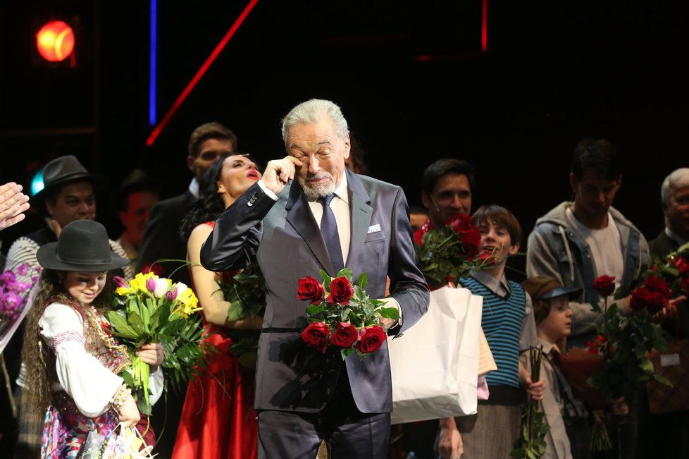 Karel Gott na premiéře Premiéra muzikálu Času růží