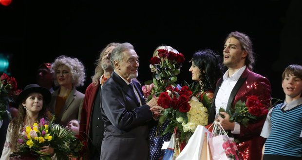 Karel Gott na premiéře muzikálu Čas růží