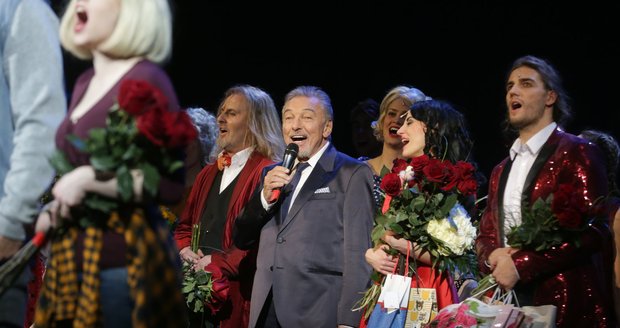 Karel Gott na premiéře  muzikálu Čas růží
