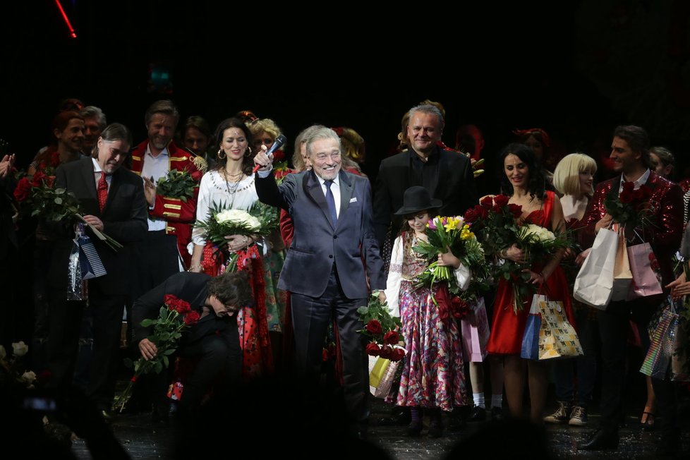 Karel Gott na premiéře muzikálu Čas růží