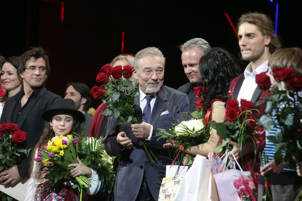 Karel Gott na premiéře  muzikálu Čas růží