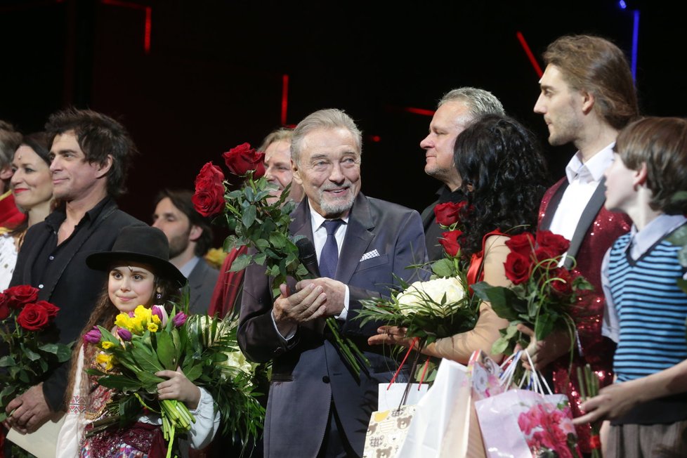 Karel Gott na premiéře muzikálu Čas růží