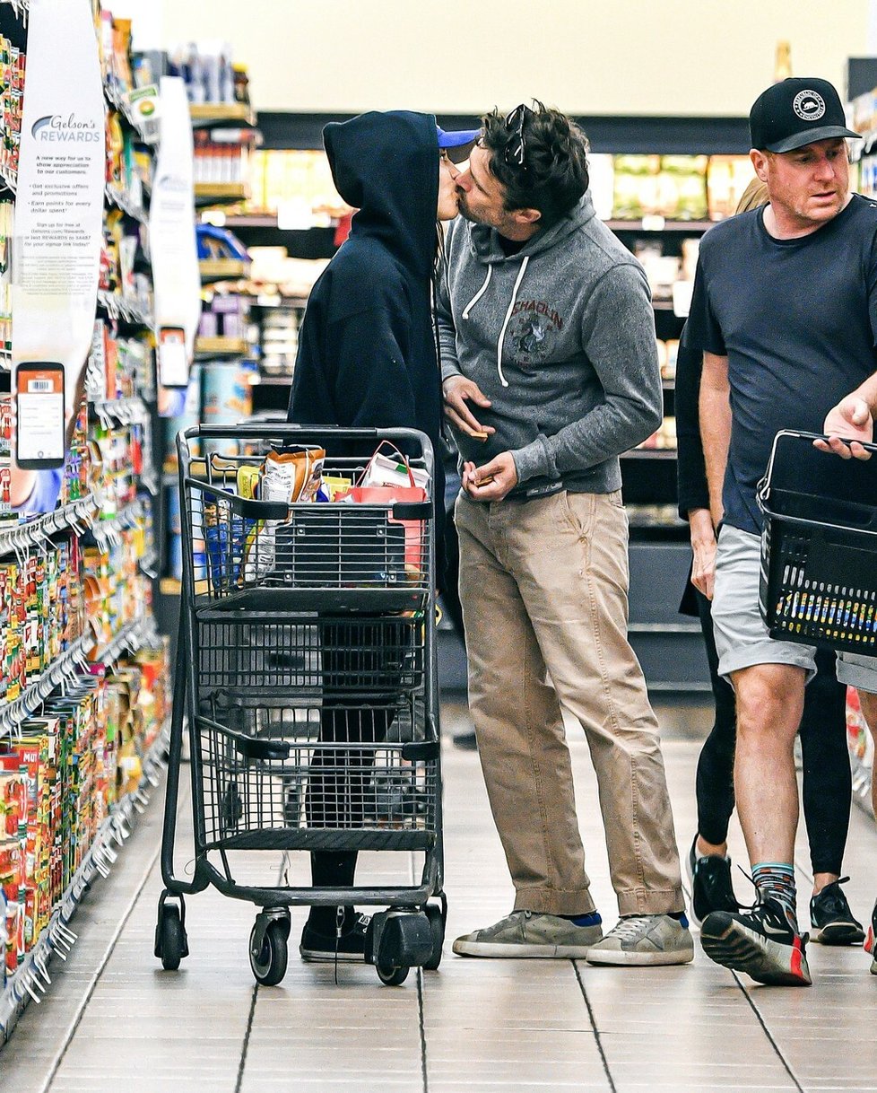 Casey Affleck a Caylee Cowan a jejich romantika v supermarketu