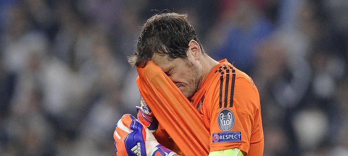 Brankář Realu Madrid Iker Casillas po inkasovaném gólu