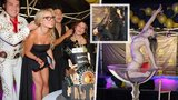 Lounová a Bendig roztančili kasino: Sexy show nahoře bez!