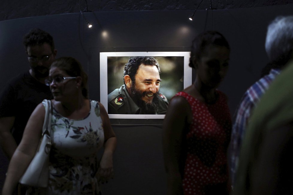 Fidel Castro slaví devadesátiny. Lidé vzdávají hold kubánskému vůdci.