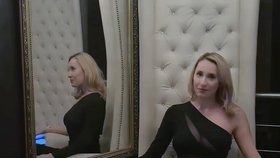 Catherine De Noire (31) kromě doktorandského studia řídí i legální nevěstinec v Evropě.