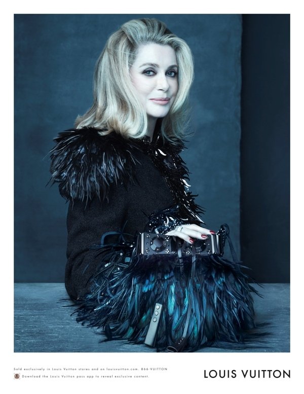 Catherine Deneuve se stala jednou z tváří módního domu Louis Vuitton s/s 2014