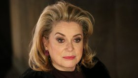 Tajemství Catherine Deneuve: Ženskost a nenucená elegance