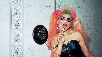 Zpěvačka Nina Hagen dokázala svou divokostí dráždit lidi i v bývalém Československu Zpěvačka Nina Hagen dokázala svou divokostí dráždit lidi i v bývalém Československu