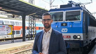 Jančura se v našich vlacích učí, jak dělat věci správně, říká šéf Českých drah Jančura se v našich vlacích učí, jak dělat věci správně, říká šéf Českých drah