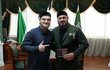 Achmat Kadyrov a "strýček" vicepremiér Abuzajd Vismuradov. Achmat Kadyrov a "strýček" vicepremiér Abuzajd Vismuradov.