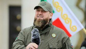 Čečensko a jejich vůce Ramzan Kadyrov se vydávají na pomoc Putinovi.