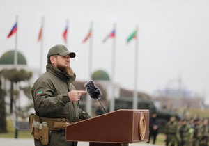 Čečensko a jejich vůce Ramzan Kadyrov se vydávají na pomoc Putinovi