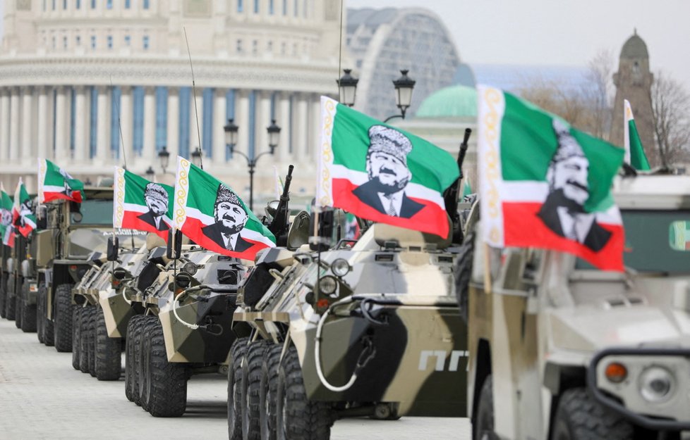Čečensko a jejich vůdce Ramzan Kadyrov se vydávají na pomoc Putinovi.