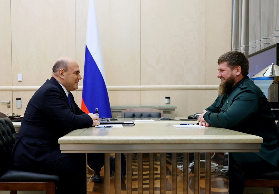 Čečenci a jejich vůdce Ramzan Kadyrov se vydávají na pomoc Putinovi.