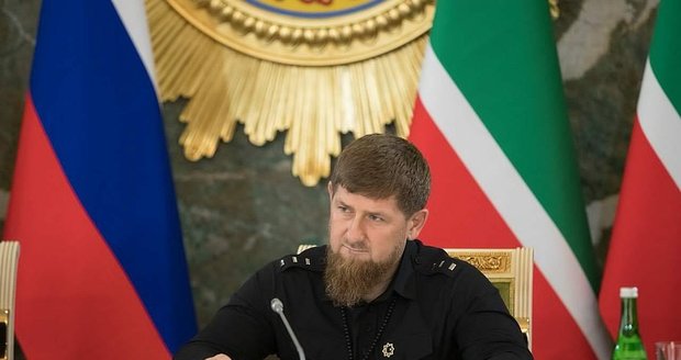 „Udělali chybu.“ Řezník Kadyrov zkritizoval Putina, jednotky Čečenců se vrací na Ukrajinu 