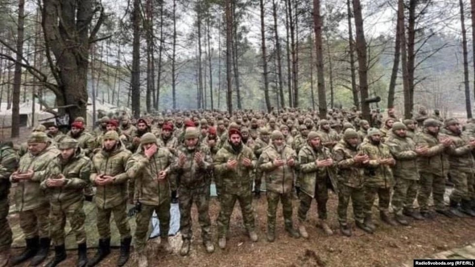 Kadyrovci u Kyjeva, než se museli stáhnout