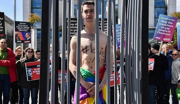 Protesty proti zatýkání homosexuálů v Čečensku
