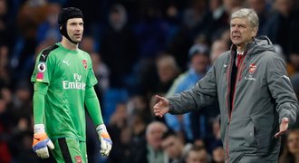 Vytočený Wenger po prohře: V závěru ho naštval Čech, pak sepsul rozhodčí