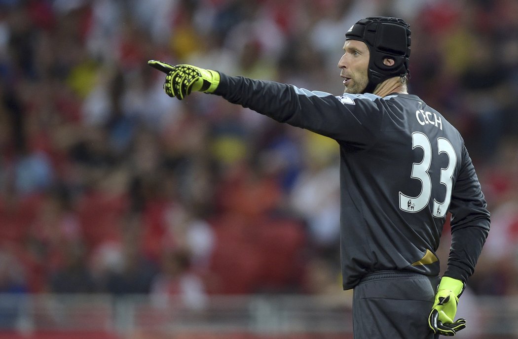 Brankář Petr Čech během své premiéry za Arsenal