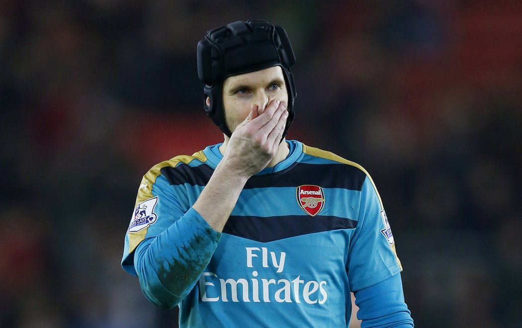 Brankář Arsenalu Petr Čech dostal na půdě Southamptonu čtyři góly