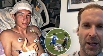 Mladý gólman Slovácka krvácel do mozku: Utěšoval ho Petr Čech! Mladý gólman Slovácka krvácel do mozku: Utěšoval ho Petr Čech!