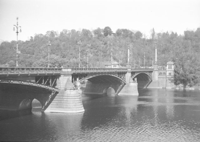 Čechův most na fotografii z roku 1948.