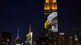 Newyorský Empire State Building se mimojiné proměnil ve lva Cecila
