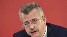 Hlavní tváří CEFC v české republice je bývalý ministr obrany a ředitel Českých aerolinií Jaroslav Tvrdík