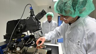 Onsemi, Meopta i Advacam. Do českých čipů míří velké peníze, patenty mají hned sloužit byznysu Onsemi, Meopta i Advacam. Do českých čipů míří velké peníze, patenty mají hned sloužit byznysu