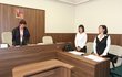 Vít a Čejková se svými advokáty v soudní síni.