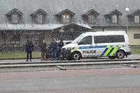 Policisté zasahovali v areálu golfového klubu v Čeladné: Měli tam chodit muži se zbraněmi!