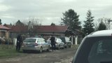 Drama v Čelákovicích: Muž při zatýkání vytáhl pistoli a uprchl, nepomohla ani zásahovka