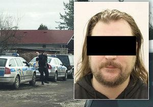 Policie zadržela střelce z Čelákovic: Vyhrožoval pistolí přítelkyni i policistům.