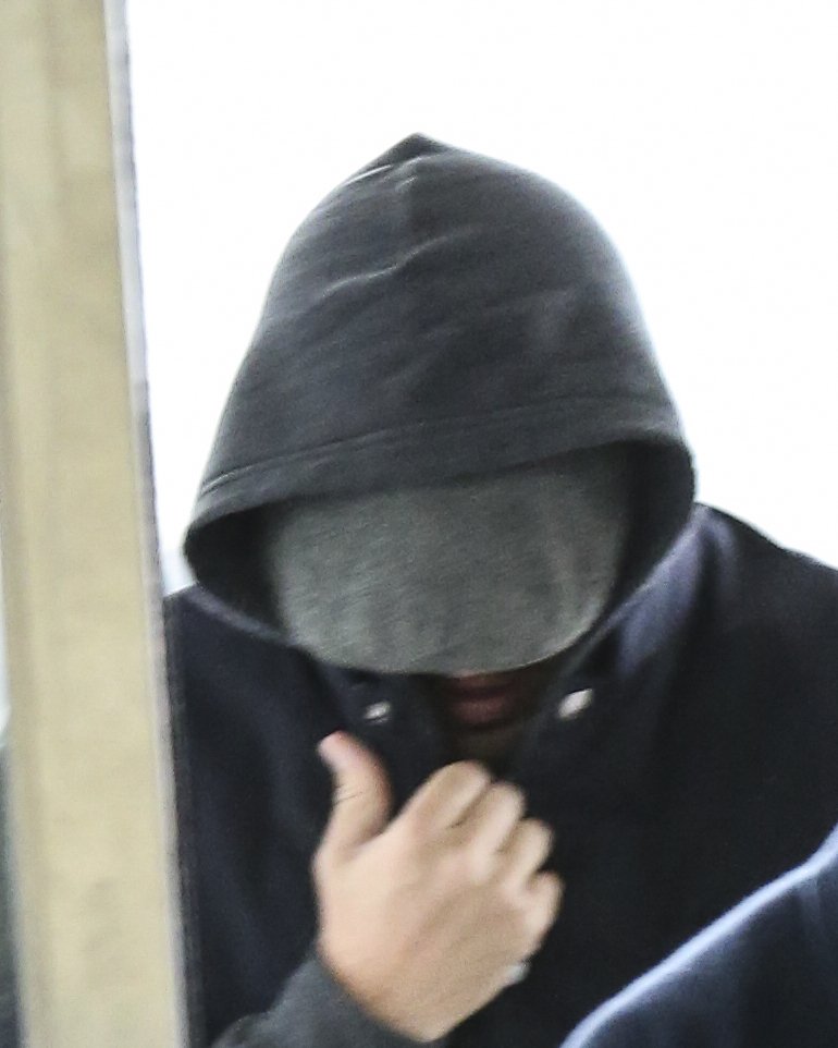 Maskované celebrity: Leonardo DiCaprio v kapuci.