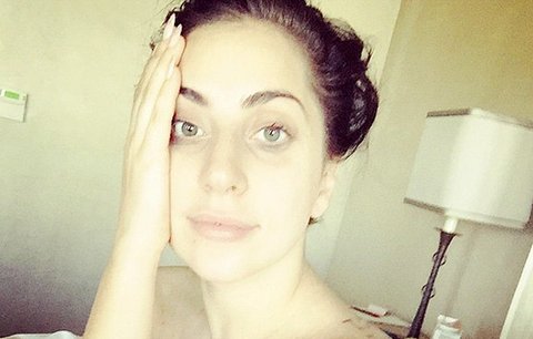 Slavné krásky bez make-upu: Jak vypadají Lady Gaga nebo Beyoncé po probuzení?