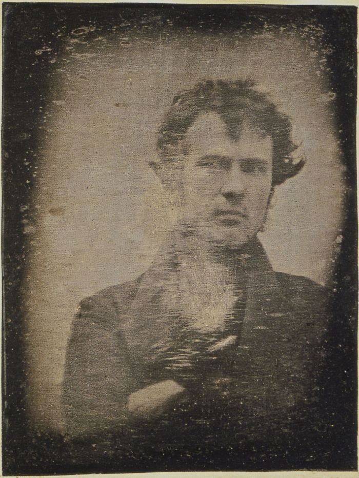 Robert Cornelius, 1839. Pravděpodobně první selfie v historii.