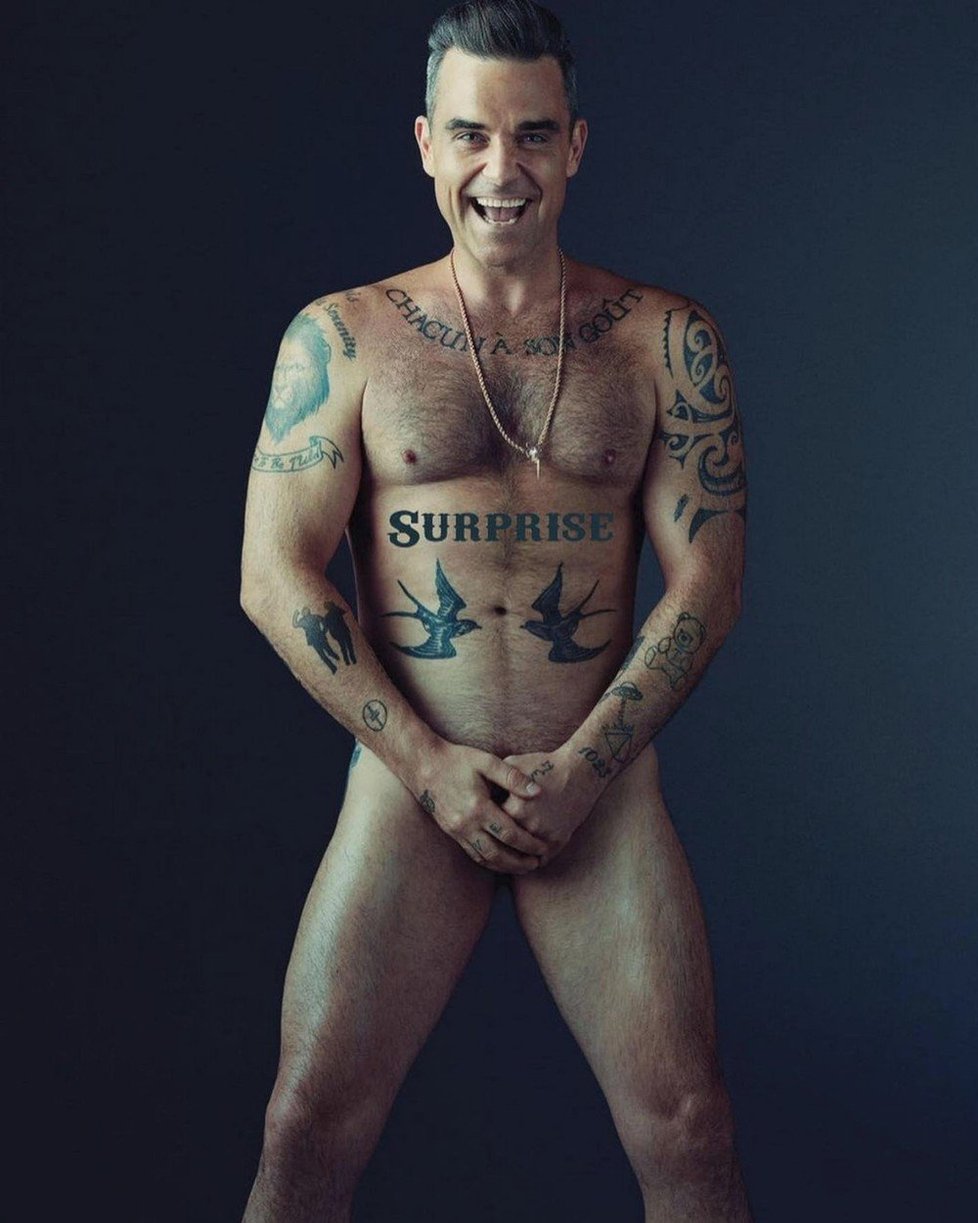 Robbie Williams je určitě jeden z těch, kteří s tetováním nešetří. Podívejte se sami...