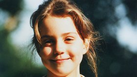 Fotky z dětství! Takhle vypadala Victoria Beckham, Kate Middleton či Keanu Reeves