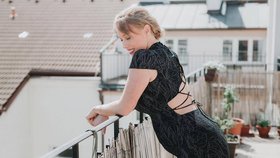 Celebrity na síti: Krejčíková z Ulice s těhotenským bříškem a romantika pro Kazmu! 