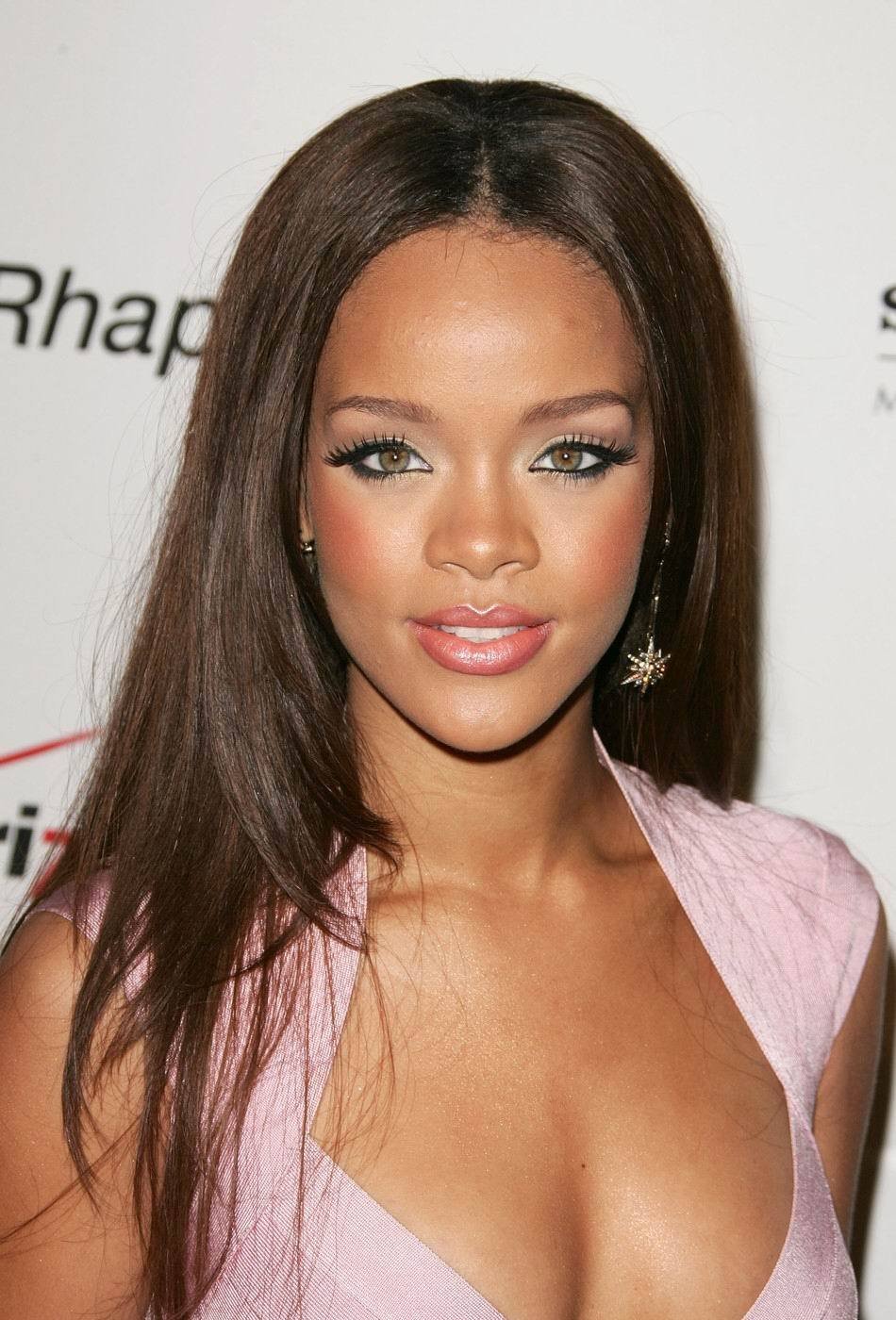 Rihanna jako princeznička v roce 2007...