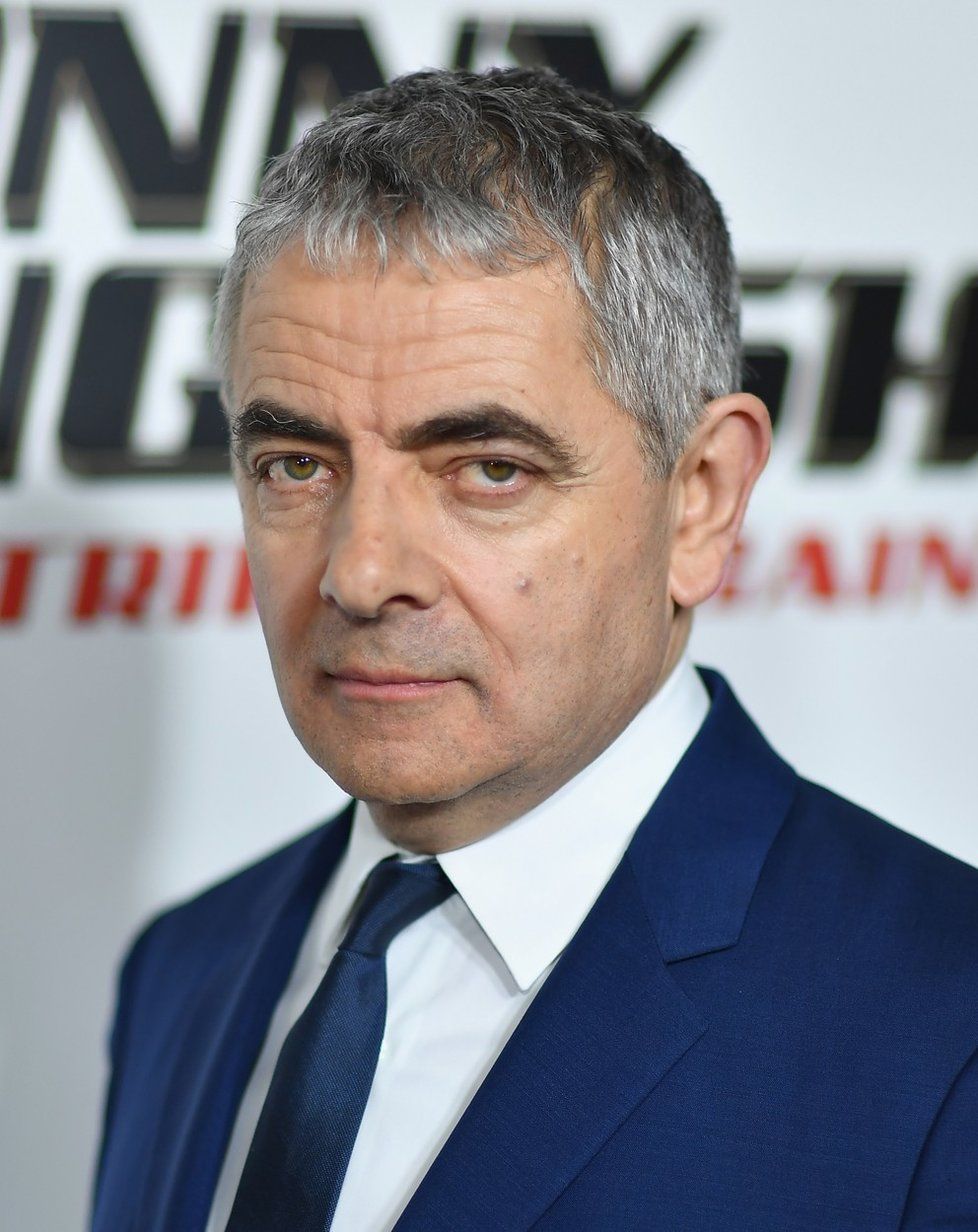 Rowan Atkinson má na svém účtu hned několik rolí, které bravurně ztvárnil, jako třeba komisaře Maigreta.