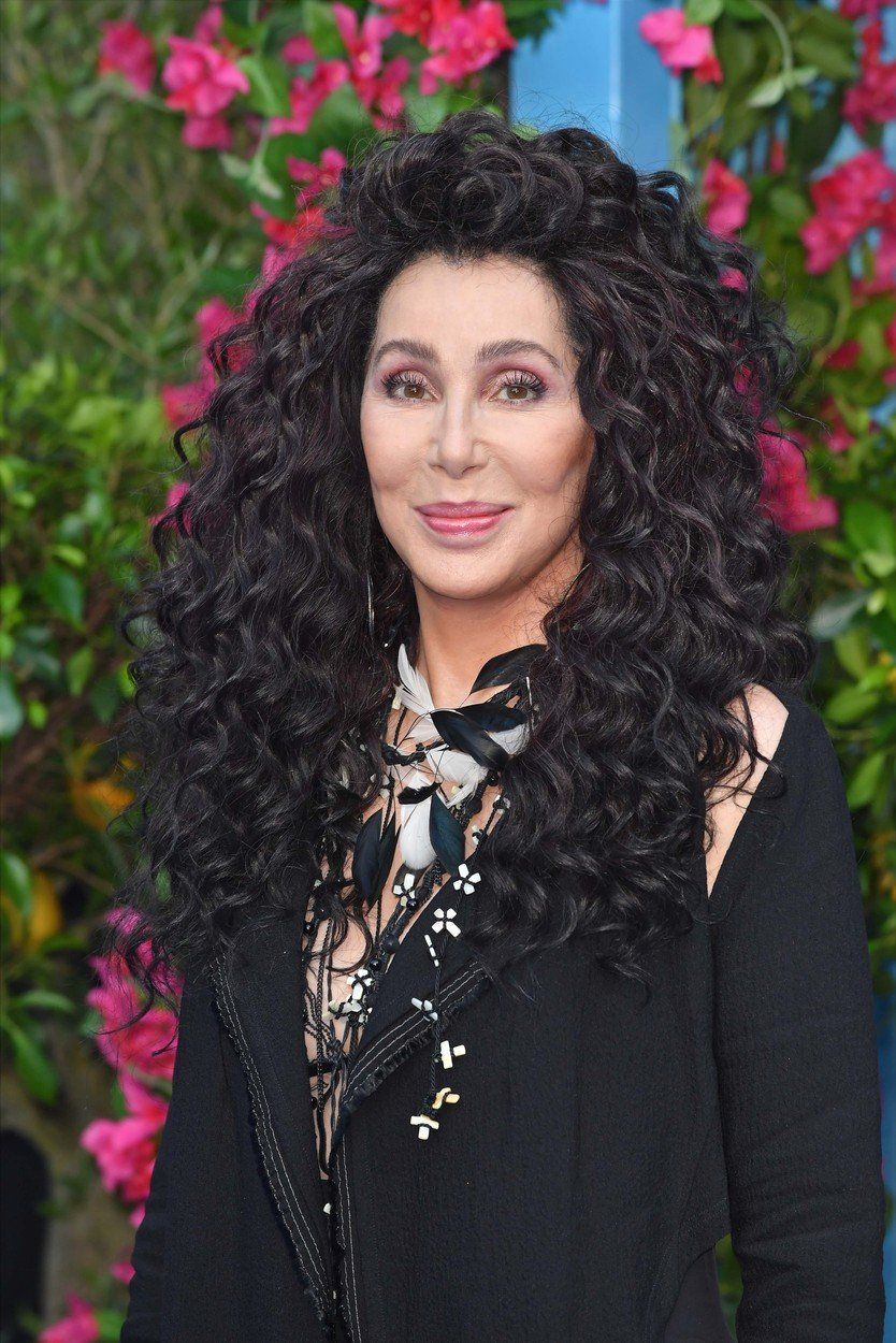 Zpěvačka Cher (73) onemocněla virem Epstein–Barrové