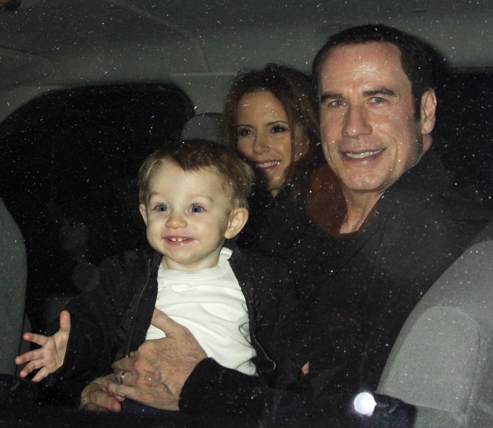 John Travolta ukázal světu jejich malého synka Benjamina (2).