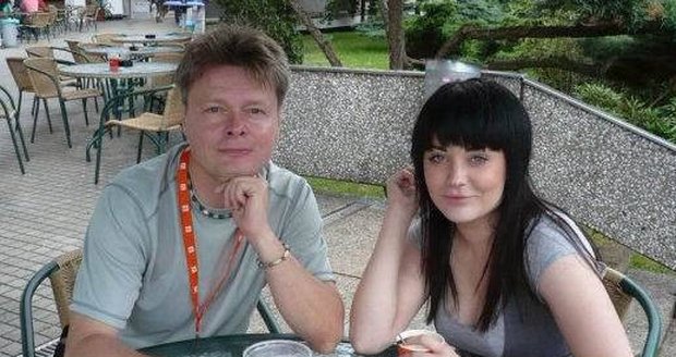 Celestýna se svým otcem Igorem Chaunem na filmovém festivalu v Karlových Varech. Na fotce panuje rodinná idyla, tu poté zkazila hádka na pokoji.