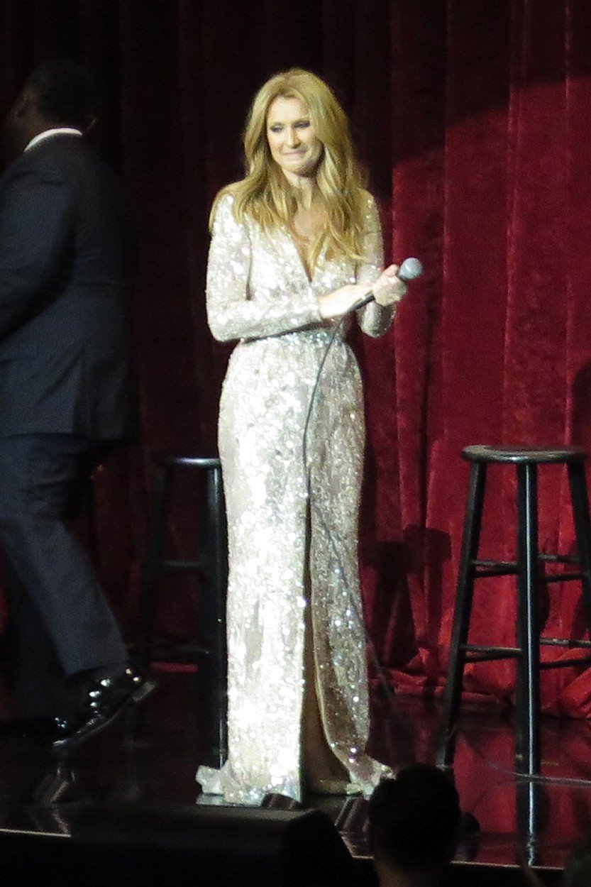 Návrat Céline Dion na jeviště byl velmi emotivní.
