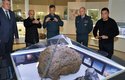 Jeden z nalezených fragmentů Čeljabinského meteoru